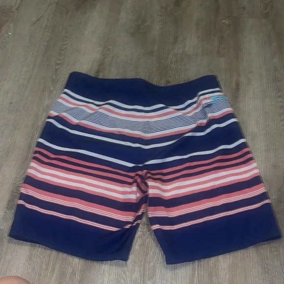 Vineyard Vines Americana Stripe Board Shorts size 35 men’s pink blue white swim - Picture 7 of 9